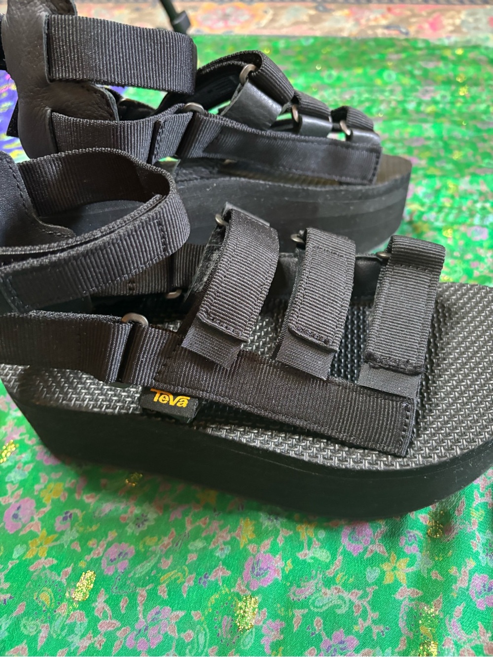 TEVA Flatform Mevia Sandals